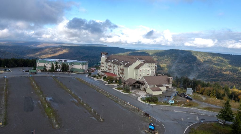 Snowshoe condo rental income